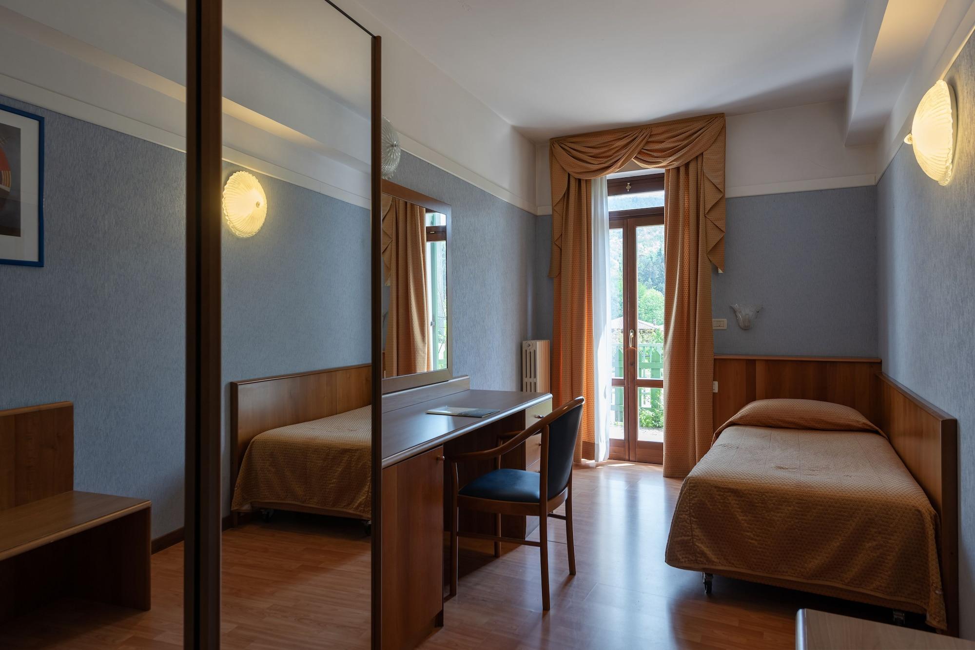 Park Hotel Jolanda San Zeno di Montagna Esterno foto