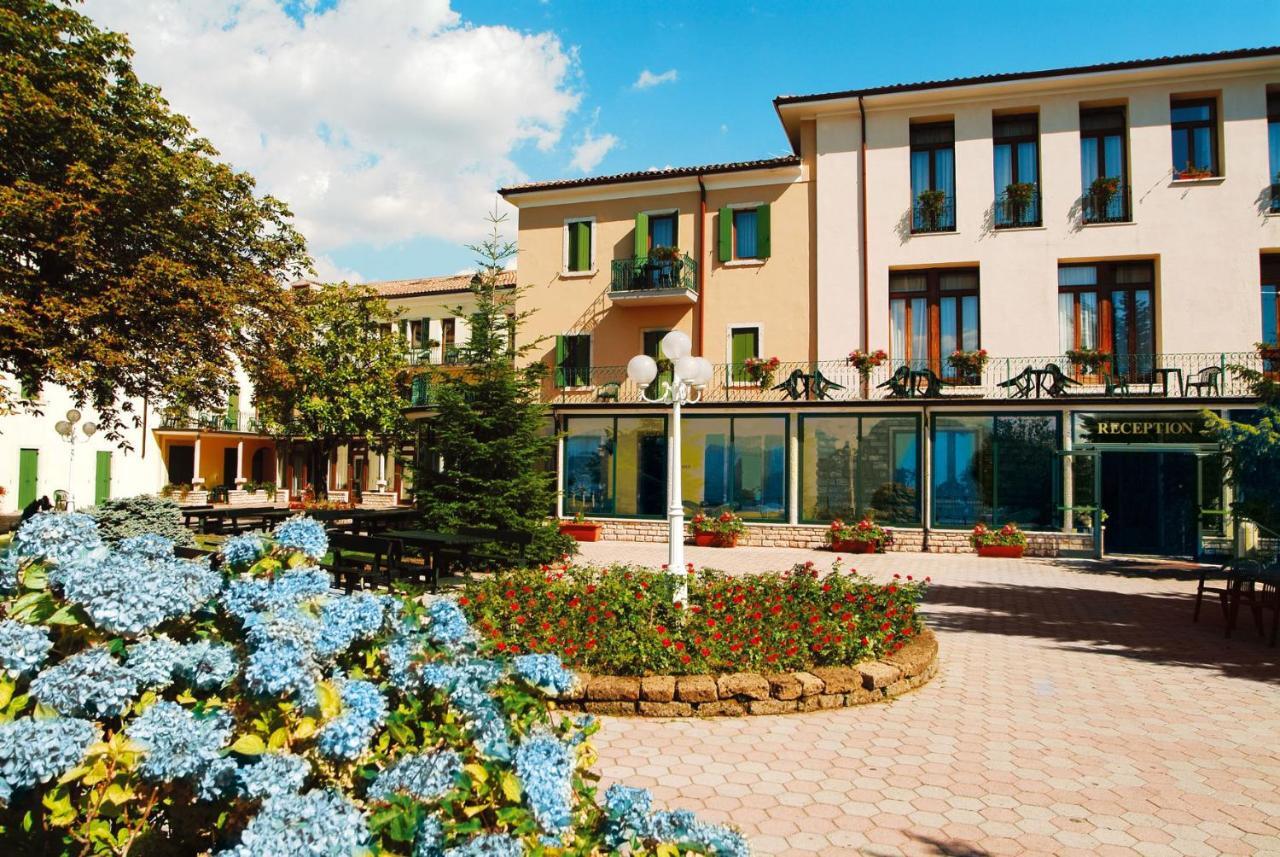 Park Hotel Jolanda San Zeno di Montagna Esterno foto
